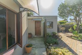 7 Bedroom Property for Sale in Walmer Eastern Cape